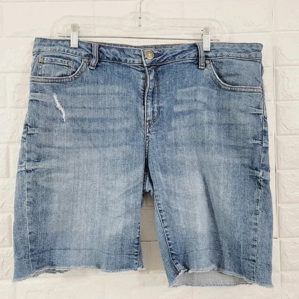 Massini Women's Stretch Denim Cut Off Short Zipper Fly Blue Medium Wash Size 16